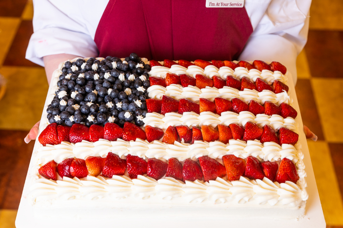 US Flag Cake, Complete from the Bakery.